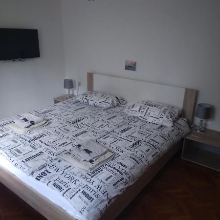 פורץ Apartments Villa Anton מראה חיצוני תמונה