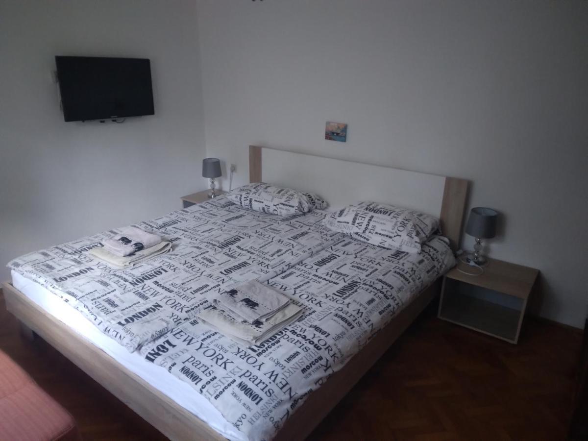 פורץ Apartments Villa Anton מראה חיצוני תמונה